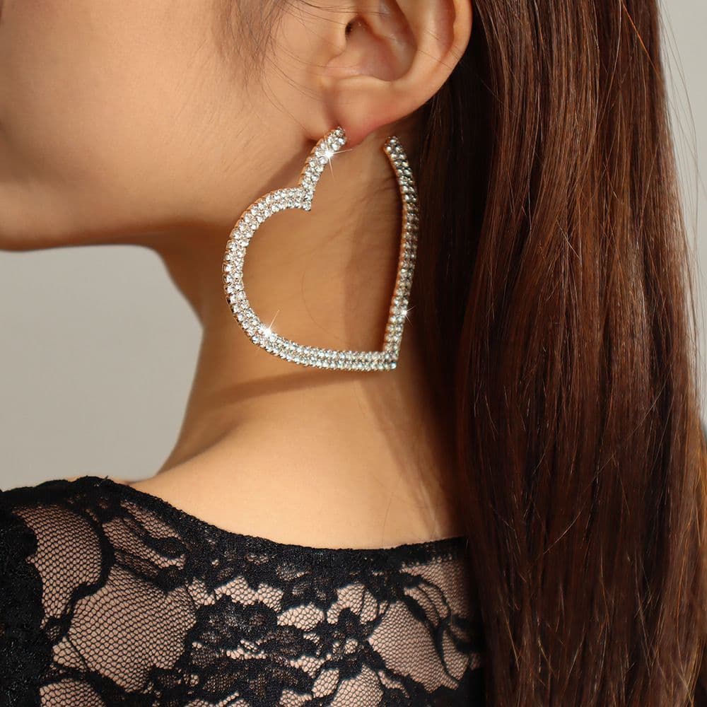 925 Silver Needle European American Exaggerated Heart-shaped Earrings, Fashionable, Simple, Super Shiny, Unique And