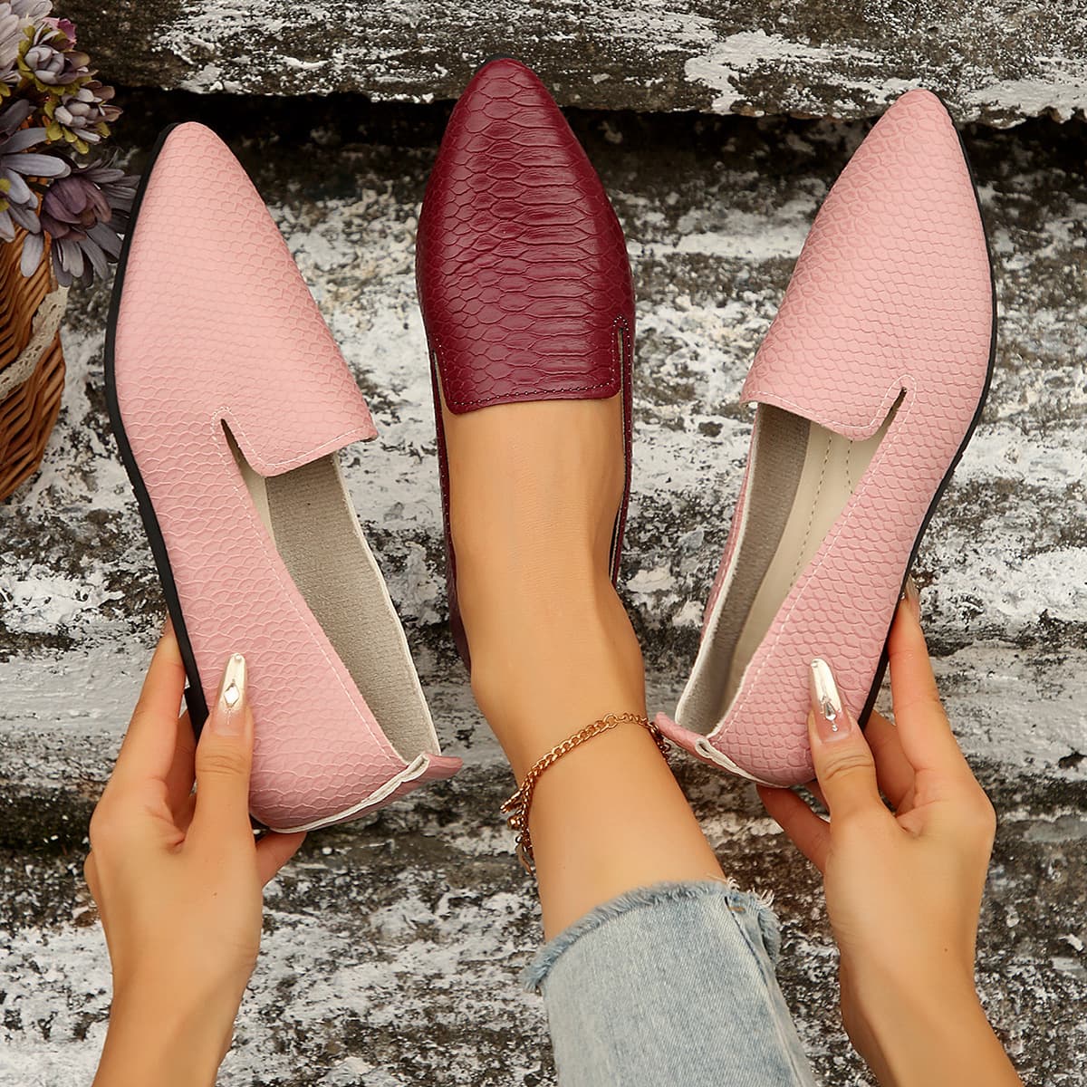 Women's Shoes Large Size Women's Casual Flat Shoes Pointed Toe Simple Snakeskin Pattern Shallow Mouth Breathable One Foot Slip On Large Size 43