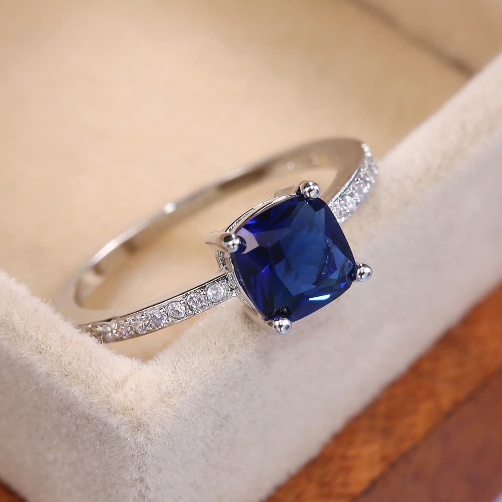 Micro set zircon sapphire blue square diamond ring for women with simple and luxurious design r7704