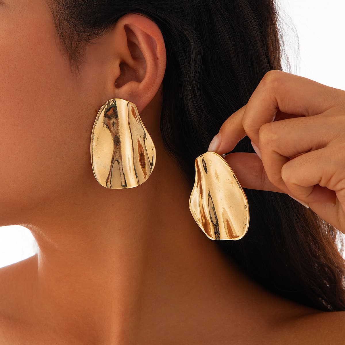 Exaggerated Textured Wrinkle Light Luxury Style Large Geometric Simple Niche Stud Earrings