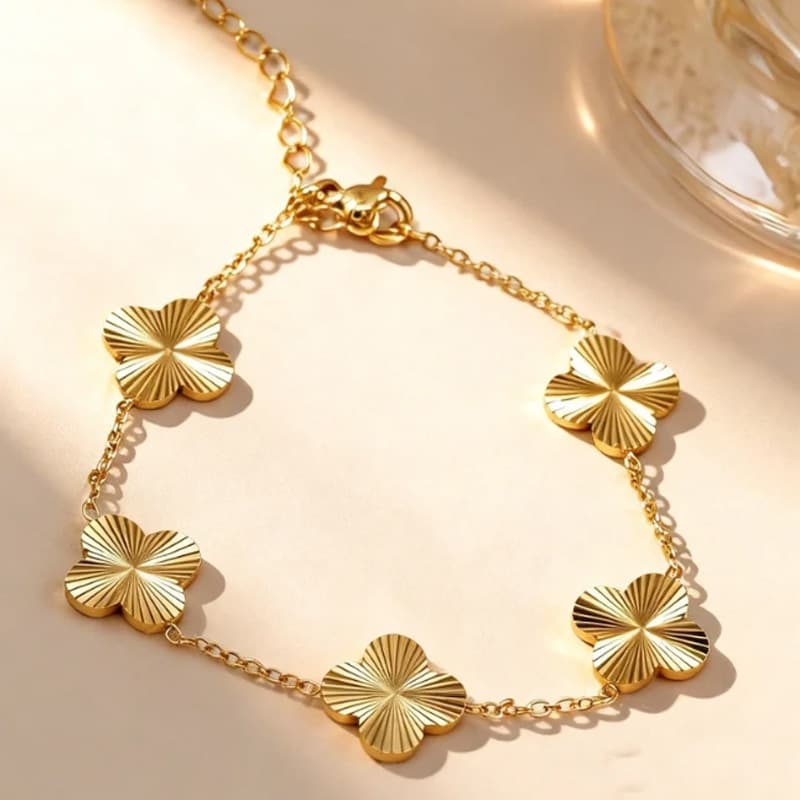 Bracelet empilable, étanche et inaltérable en acier inoxydable orné de diamants et d'un trèfle à quatre feuilles, lot de trois, léger et luxueu