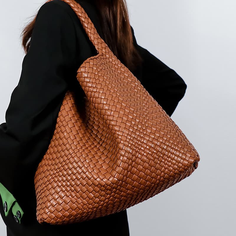 hand-woven Tote Bag, European And American Fashion Simple And Versatile Large Capacity Single Shoulder Underarm Hand Carry Vegetable Basket Tote Bag