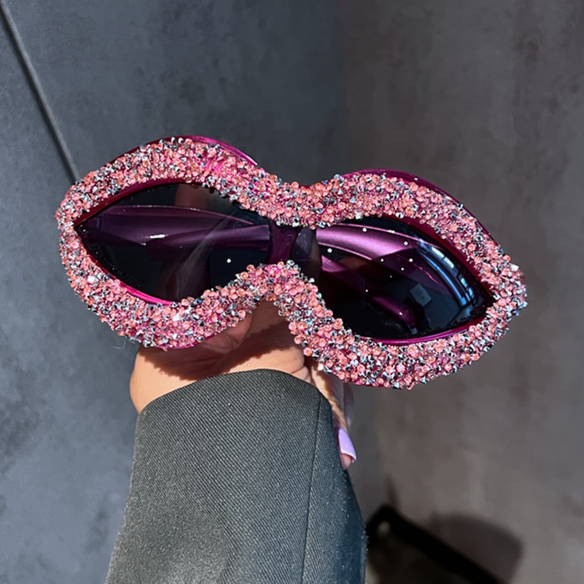 Y2K Personality Fashion Full Diamond Wave Sunglasses For Women Retro Trend Party Catwalk Exaggerated Gorgeous Sunglasses