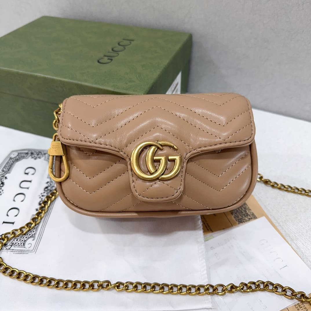 Sac bandoulière matelassé en cuir pour femme, mini sac à rabat avec logo doré