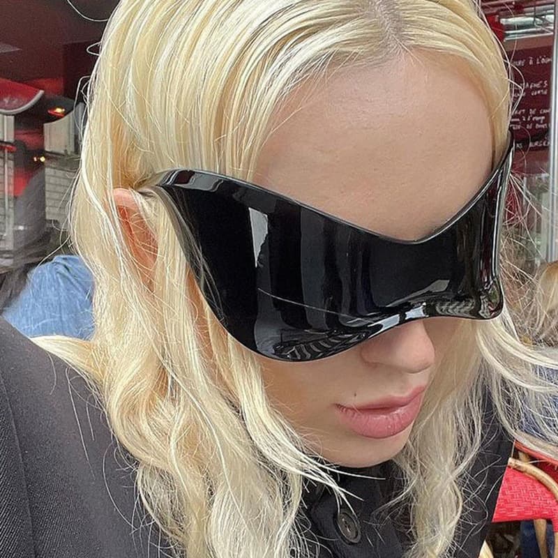 Oversized Mask Sunglasses Future Technology Sense Punk Style Men And Women Sunglasses Hip Hop Frameless Windproof Batch