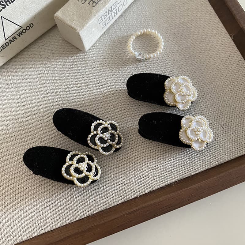 French elegant elegant pearl Camellia hairpin headdress bangs clip side clip small clip broken hair duckbill clip hair accessories
