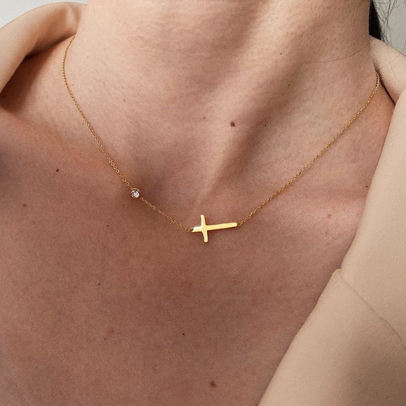 Fashion Sideways Coss Necklaces Women Gils Jewely, Dainty Gold Colo Stainless Steel Simple Choke Colla Fashion Gift fo