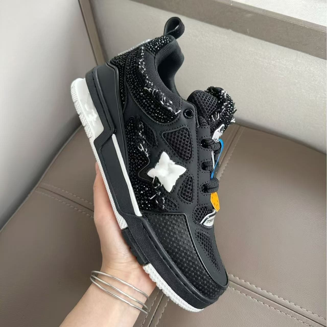Commerce extérieur Gare européenne Nouvelles chaussures de skateboard de sport pour hommes incrustées de cristaux Confortables, polyvalentes et d