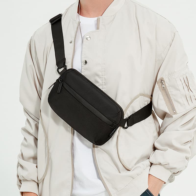 Men's Sports Cell Phone Waist Mini Crossbody Bag Lightweight Casual Shoulder Bag Fashion Chest Bag