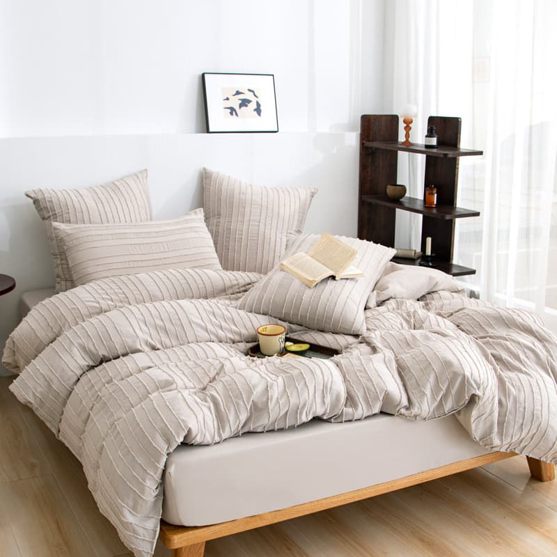 Polyester Cut Flower Vertical Stripe AB Version Quilt Cover Pillowcase Three Piece Set