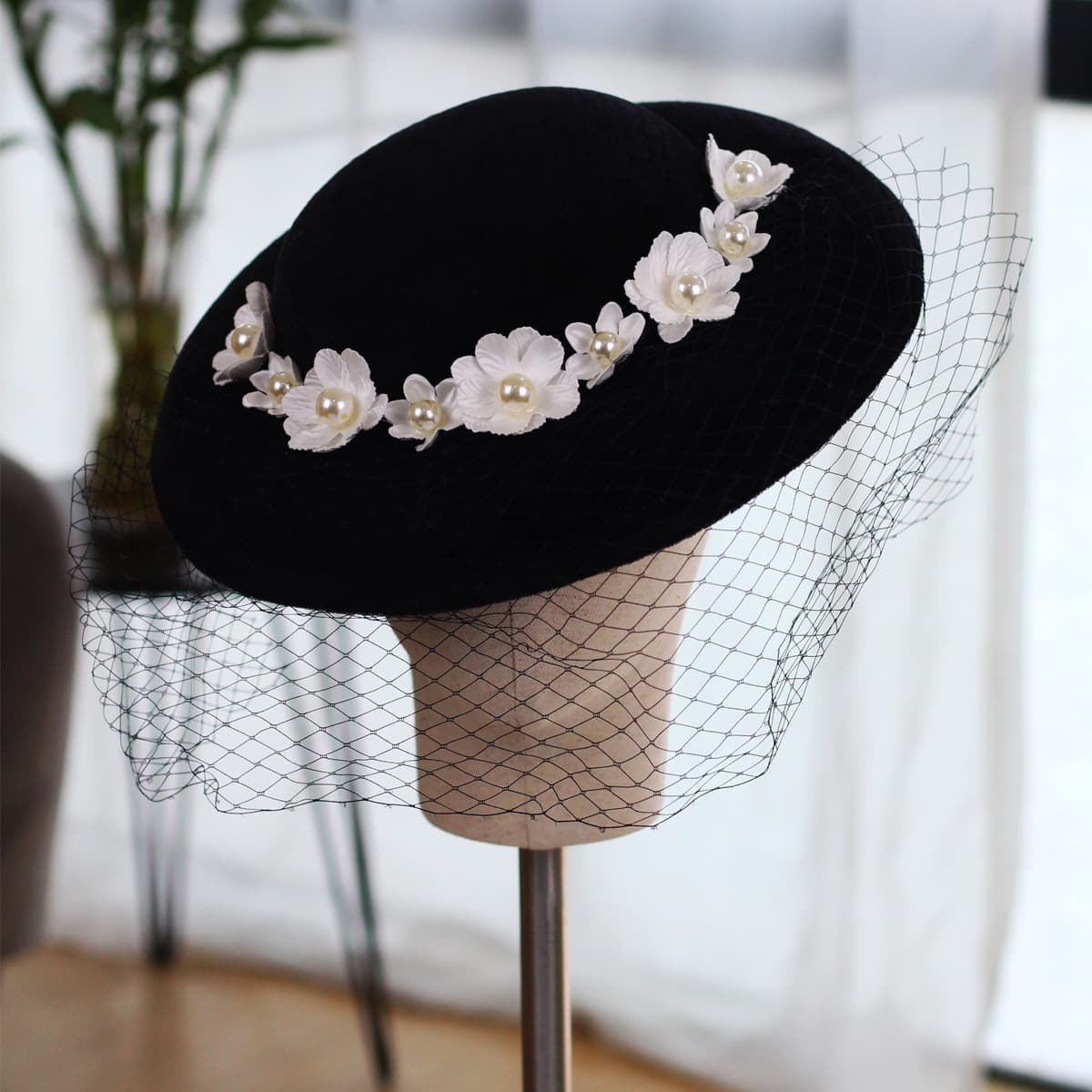 Unisex Black Top Hat With Elegant Mesh Mask Wedding Photo Fashion Hat