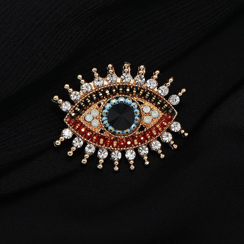 European And American Retro Fashion Demon Eye High-end Exquisite Women's Pin Buckle Brooch Sweater Coat Men's Accessory