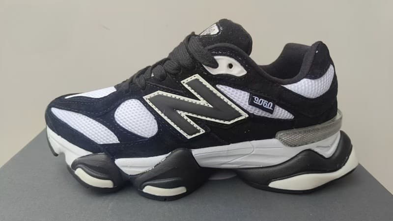 Chaussures de sport décontractées et confortables pour toutes les saisons, idéales pour le quotidien, résistantes aux chocs et à la mode. 9060We