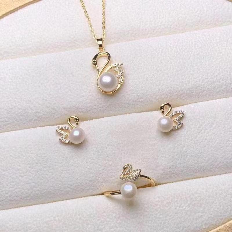 New Little Swan Pendant Necklace High Color Retention Fashion Collarbone Chain Trendy Jewelry Choker