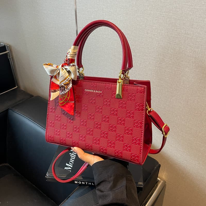 Red Bride Wedding High-end Crossbody Women's 2024 New Bridesmaid Handheld Small Bag