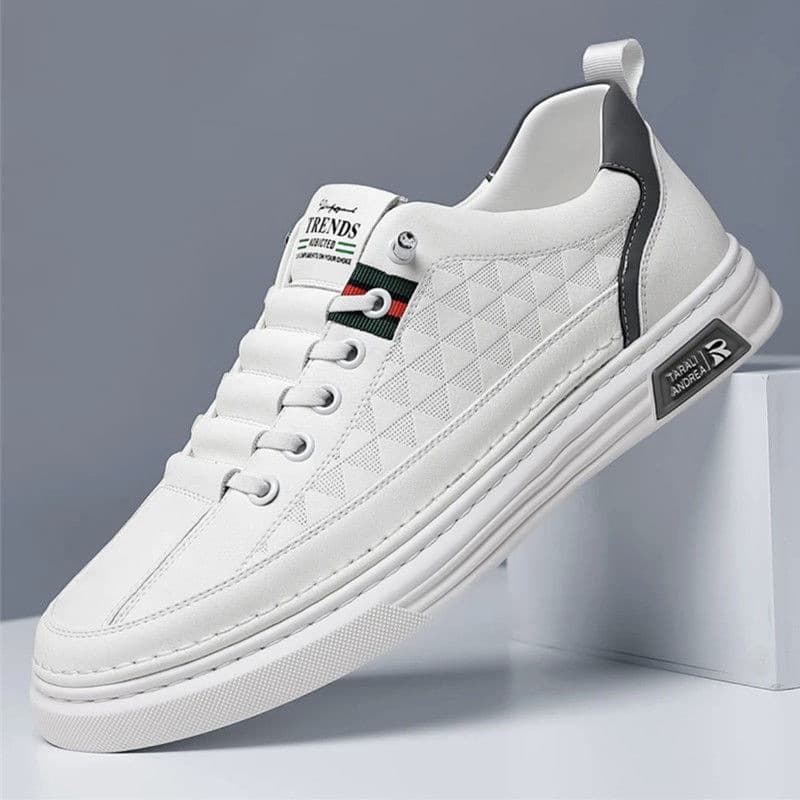 Men's breathable thin soft leather white shoes, men's summer 2024 trendy and versatile casual sports board shoes
