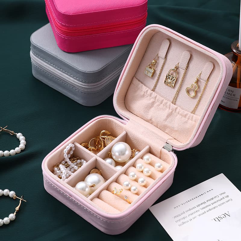 Jewelry box for children, multifunctional portable flip top velvet jewelry earrings and earrings storage box