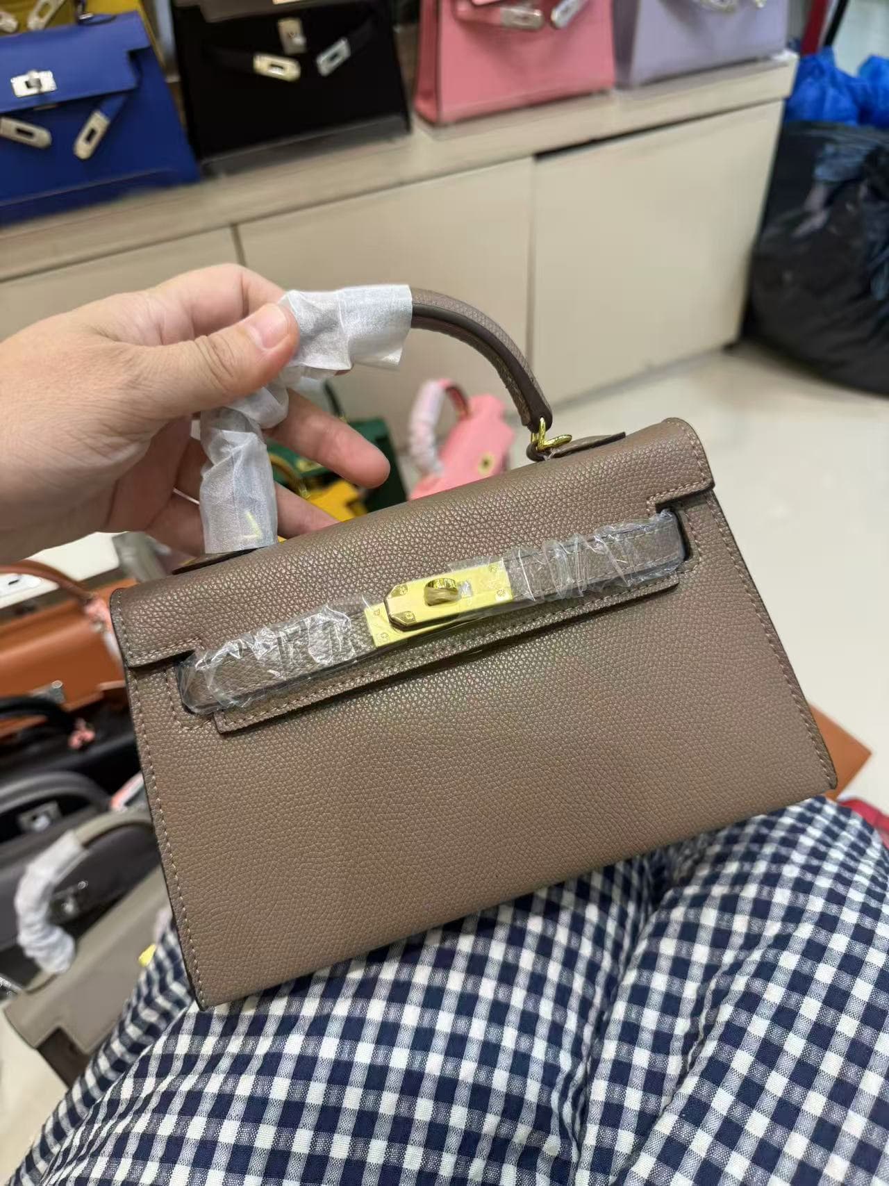 Sac bandoulière et sac à main Kelly Mini tendance de deuxième génération (2026), sac à main de luxe léger aux couleurs contrastées.