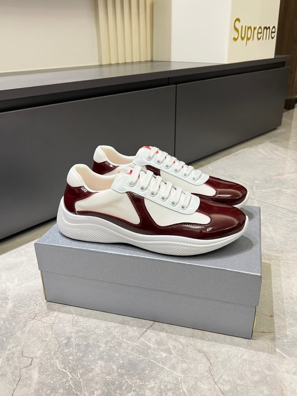 Chaussures de sport décontractées authentiques pour hommes de marque P, style coupe de l'Amérique, en cuir verni brillant, style couple