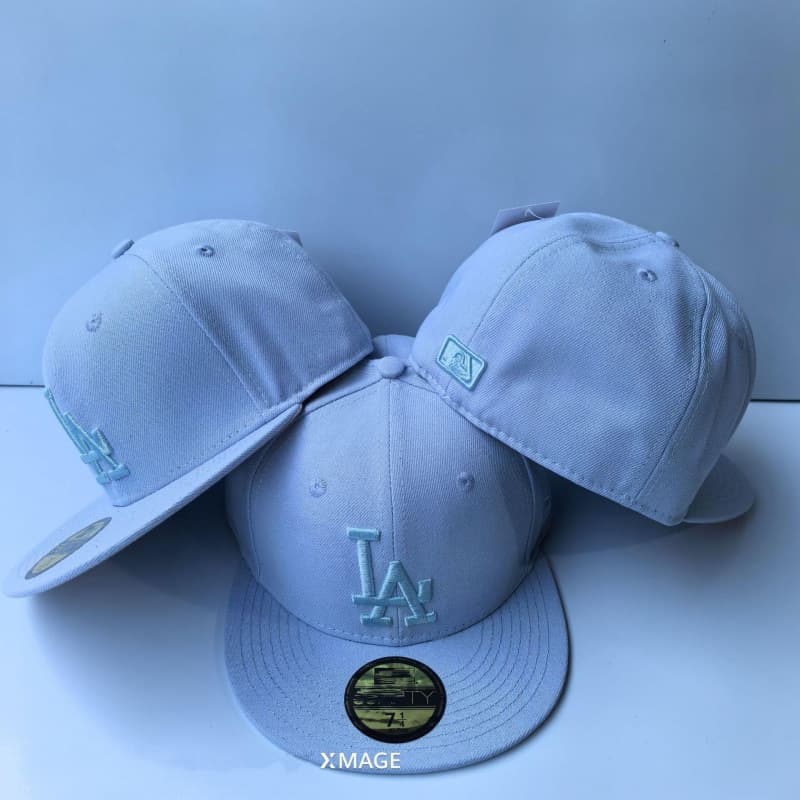 Casquette fermée de baseball brodée de haute qualité, style classique transfrontalier, de la Ligue sportive américaine, avec visière plate.