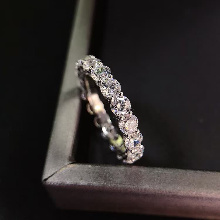 2025 Niche Design Sense Light Luxury Ins Versatile Stackable Single Row 5mm Full Diamond Ring For Women