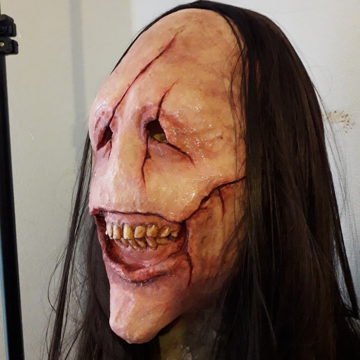 Halloween Horror Long Hair Demon Mask Red Face Demon Mask Toothy Demon Latex Long Hair Mask