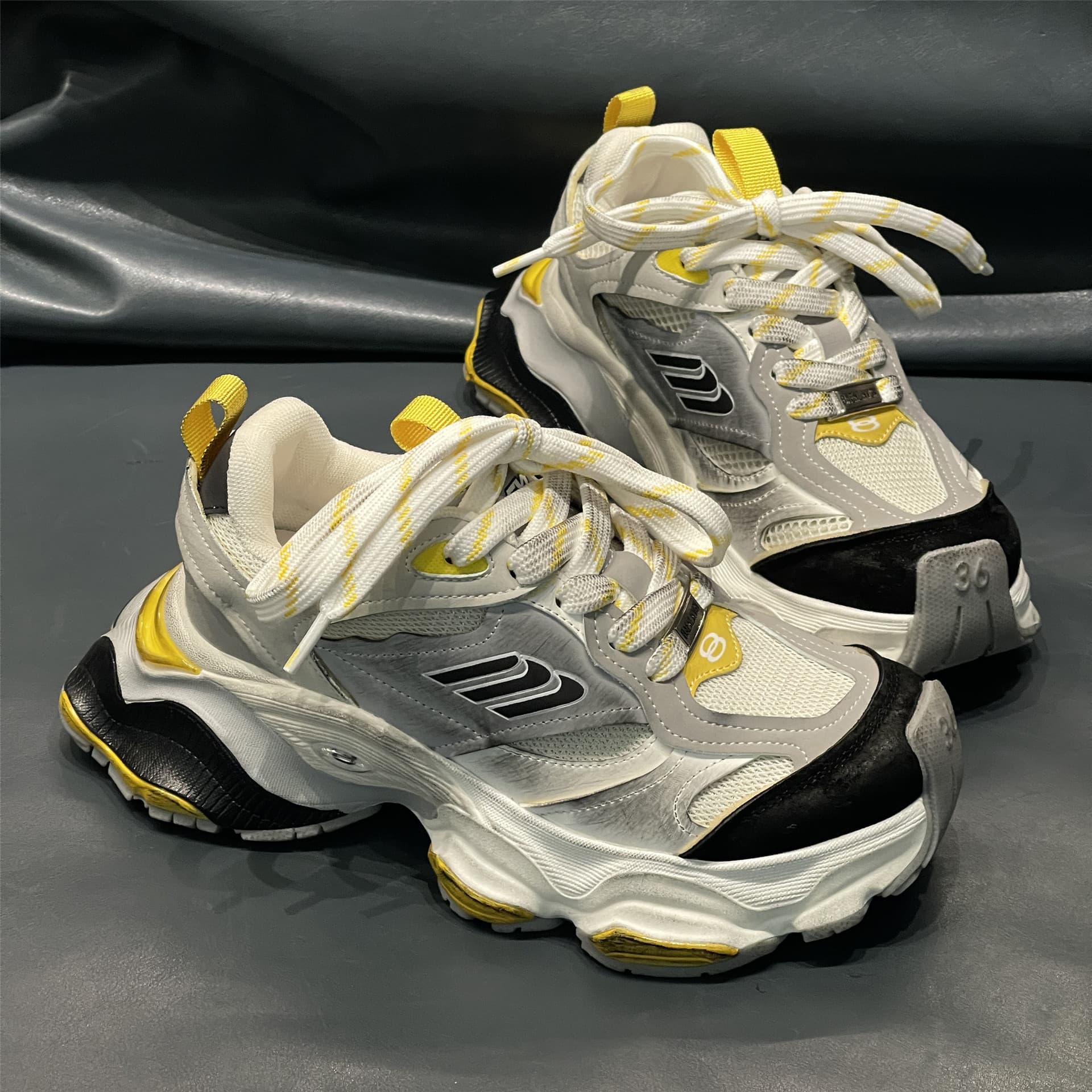2023 Autumn/Winter New Thick Soled Paris Cargo Dad Liu Haoran Same Style Walking Show Elevated Sports Women's Shoes