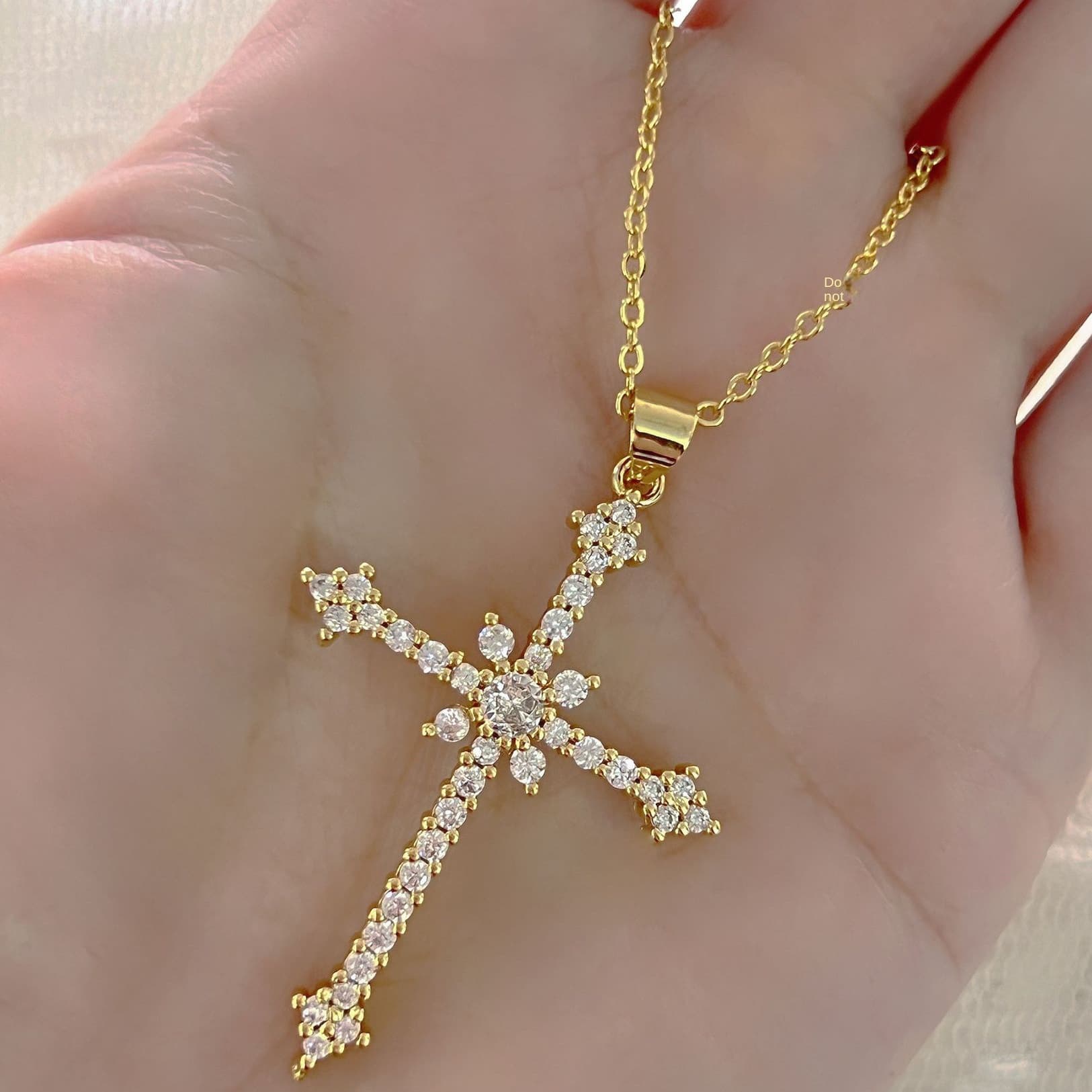Star Cross Diamond zircon necklace female sweet cool style hot girl light luxury niche high-grade texture clavicle chain necklace