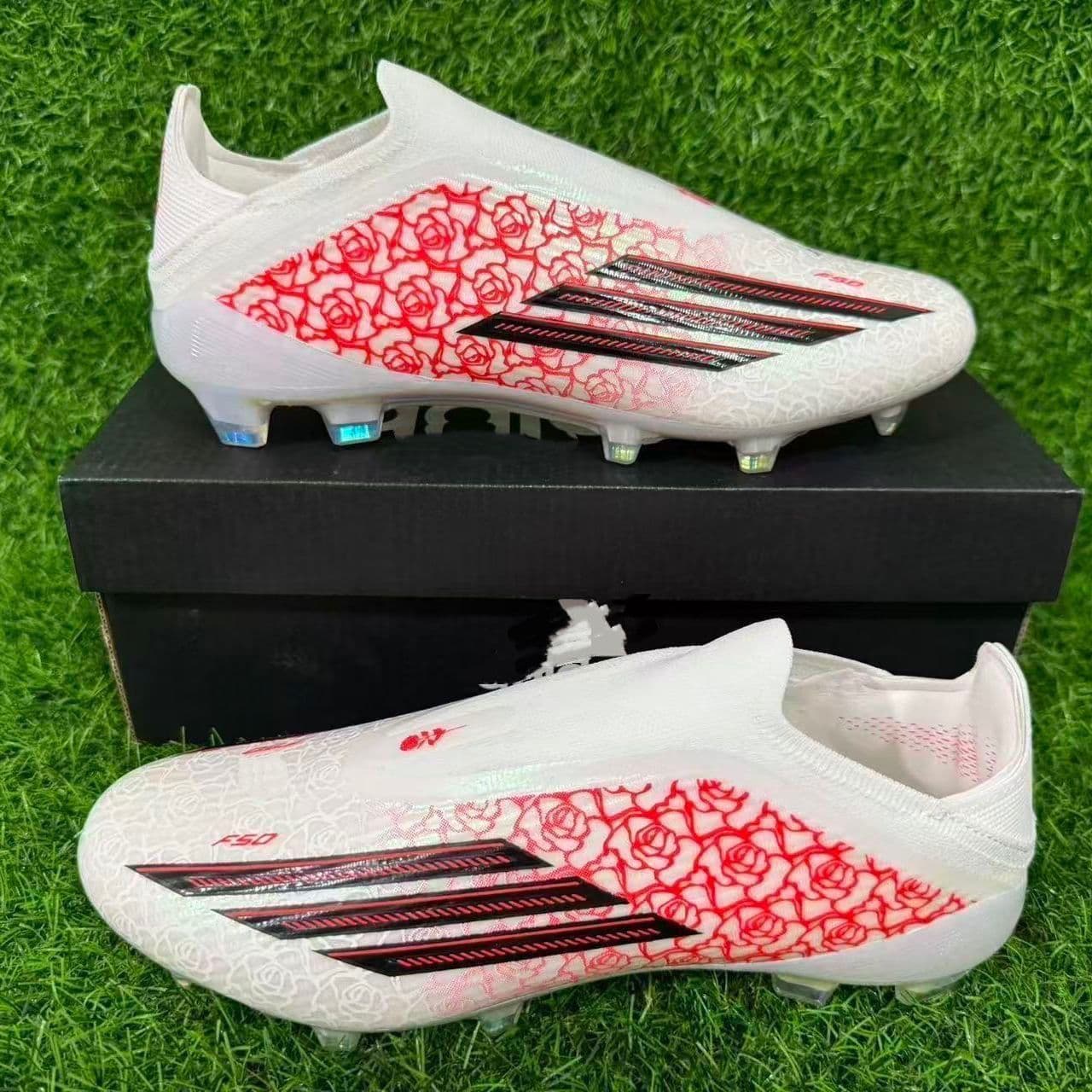 Chaussures de football F50+ haut de gamme à crampons, sans lacets, basses, avec coussin d'air et crampons longs FG, pour la compétition de haut niv