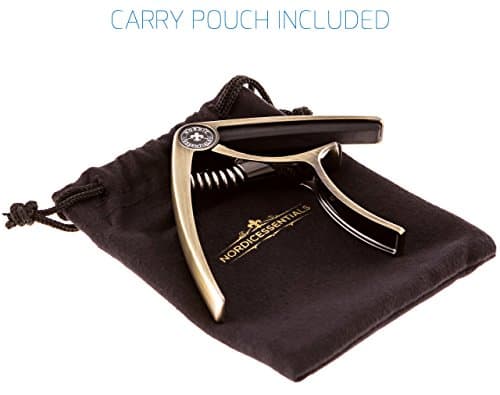 Capodastre Deluxe pour Guitares Acoustiques, Ukulélé, Banjo, Mandoline, Basse – Fabriqué en Alliage de Zinc de Qualité Supérieure pour Instruments à 6 et 12 Cordes –par Nordic Essentials