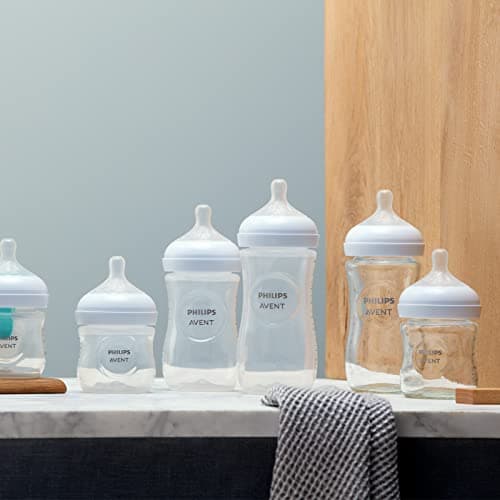Philips Avent Lot de 2 biberons en verre à Réponse Naturelle – biberon de 240 ml, sans BPA pour les bébés de 1 mois et + (modèle SCY933/02)