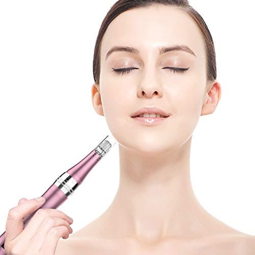 PELCAS Dermapen Micro Aiguilles Stylo avec 3 Têtes d’Aiguilles et 3 Vitesses, 0-2 mm Réglable Microneedling Pen Professionnelle pour Rides Cicatrices d'acné Vergetures Tachetures