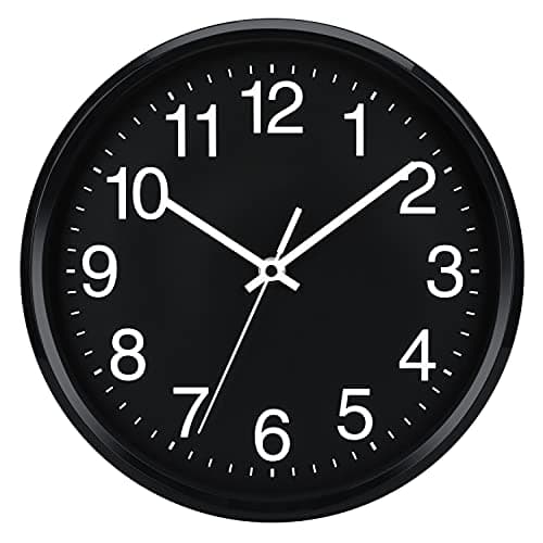 Plumeet Grande Horloge Murale, 25cm Horloge Murale Décorative de Qualité, Mécanisme Silencieux à Quartz, pour Maison/Cuisine/Bureau/École,Fonctionne sur Pile (Noir)