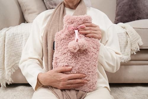 CALINDOO - Bouillotte Eau Chaude En Caoutchouc Naturel Avec Sa Housse Premium Toute Douce - Conçue Dans Un Moule Unique CALINDOO - Bouchon Hermétique - Housse Sherpa Vieux Rose Avec Pompon - 2L
