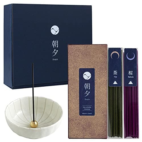 Asayu Japan Coffret Cadeau de Bâtonnets d'Encens et Porte Encens avec Support en Laiton - Parfum Fleur de Cerisier Sakura et Thé Vert et Porte Encens Lotus Blanc