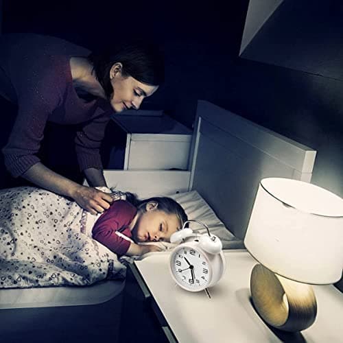 YouJabz - Réveil double cloche avec veilleuse - Rétro, pour enfant - Analogique, avec grand cadran de 10,16 cm - Silencieux, sans tic-tac (blanc)