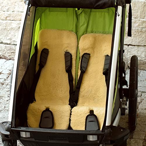 Garniture en peau d'agneau pour remorque de vélo de WERNER CHRIST BABY - Insert universel en fourrure médicale véritable, rembourrage pour siège enfant dans la remorque de vélo et vélo de charge.
