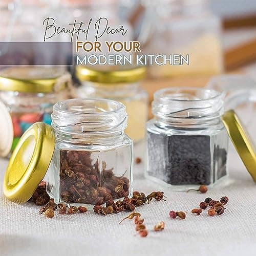 HO2 HOME PARIS® Lot de 50 mini pots à miel en verre avec couvercle, louches en bois, couvercles dorés, pendentifs abeille, jute,sacs cadeaux dorés/pots à miel cadeau invites mariage/kit apiculture