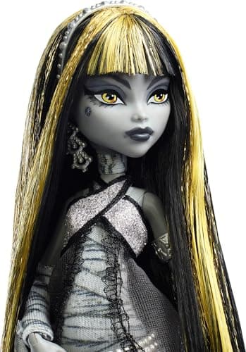 Monster High Poupée Drame au Cinéma Cleo De Nile, Reproduction en Noir et Blanc de Cleo De Nile à Collectionner avec Mini-Affiche de Film et Affiche de Film Grandeur Nature, JDR65