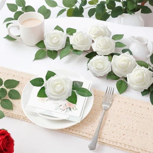 ilauke 30 Rose Blanche Artificielle avec Tiges et Carte,Roses en Mousse en Vrac 8cm Fausses Fleurs Rose pour Toucher Réaliste,Bouquet de Fleurs Artificielles avec Feuilles pour Centre de Table Mariage