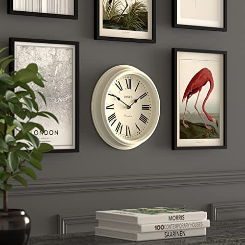 JONES CLOCKS® Horloge Murale Venetian – Horloge Murale Ronde – Design Traditionnel Classique – Horloge de Cuisine – Horloge de Salon – Boîtier décoratif (Blanc/Chiffres Romains)