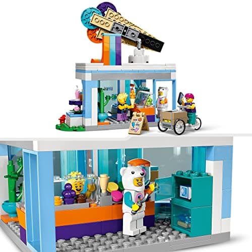 LEGO 60363 City La Boutique du Glacier, Jouet pour Enfants Dès 6 Ans avec Vélo Cargo et 3 Minifigurines, Cadeau d'anniversaire pour Garçons, Filles, Set 2023
