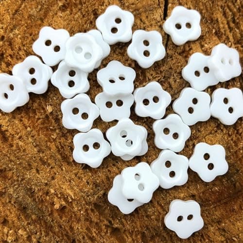 Lot de 100 boutons en forme de fleur de prunier, boutons à coudre, boutons en tricot, boutons pour bébé, boutons de décoration de vêtements, boutons floraux à 2 trous, boutons de couture en résine