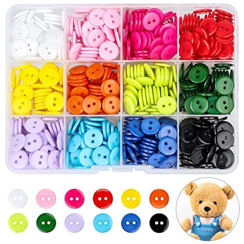 Furuising Lot de 600 Boutons Colorés, 11,5 mm à 2 Trous en Résine Boutons Ronds Bouton avec Boîte de Stockage pour Enfants Vêtements Couture Artisanat Ornements et Bricolage Ornement Fait à la