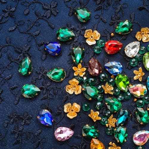 QUARKZMAN 20pcs Strass à Coudre Forme Larme - 14x10mm Plat Dos Verre Cristal en Or Broche Réglage pour Artisanat, DIY Bijoux, Vêtements Décorations (AB Couleur)