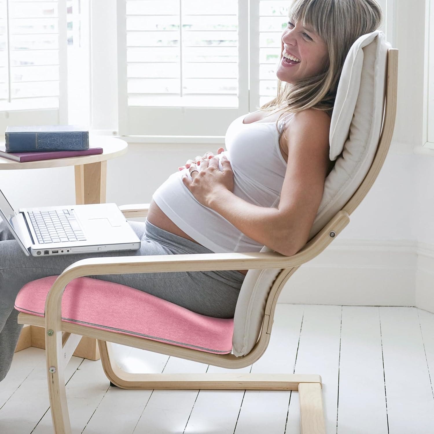 Benazcap Coussin Donut pour Chaise de Bureau, Siège de Voiture, Fauteuil Roulant, Coussin de Siège en Mousse à Mémoire de Forme par des Innovations Ergonomiques pour Sciatique, Grossesse, Post-Partum