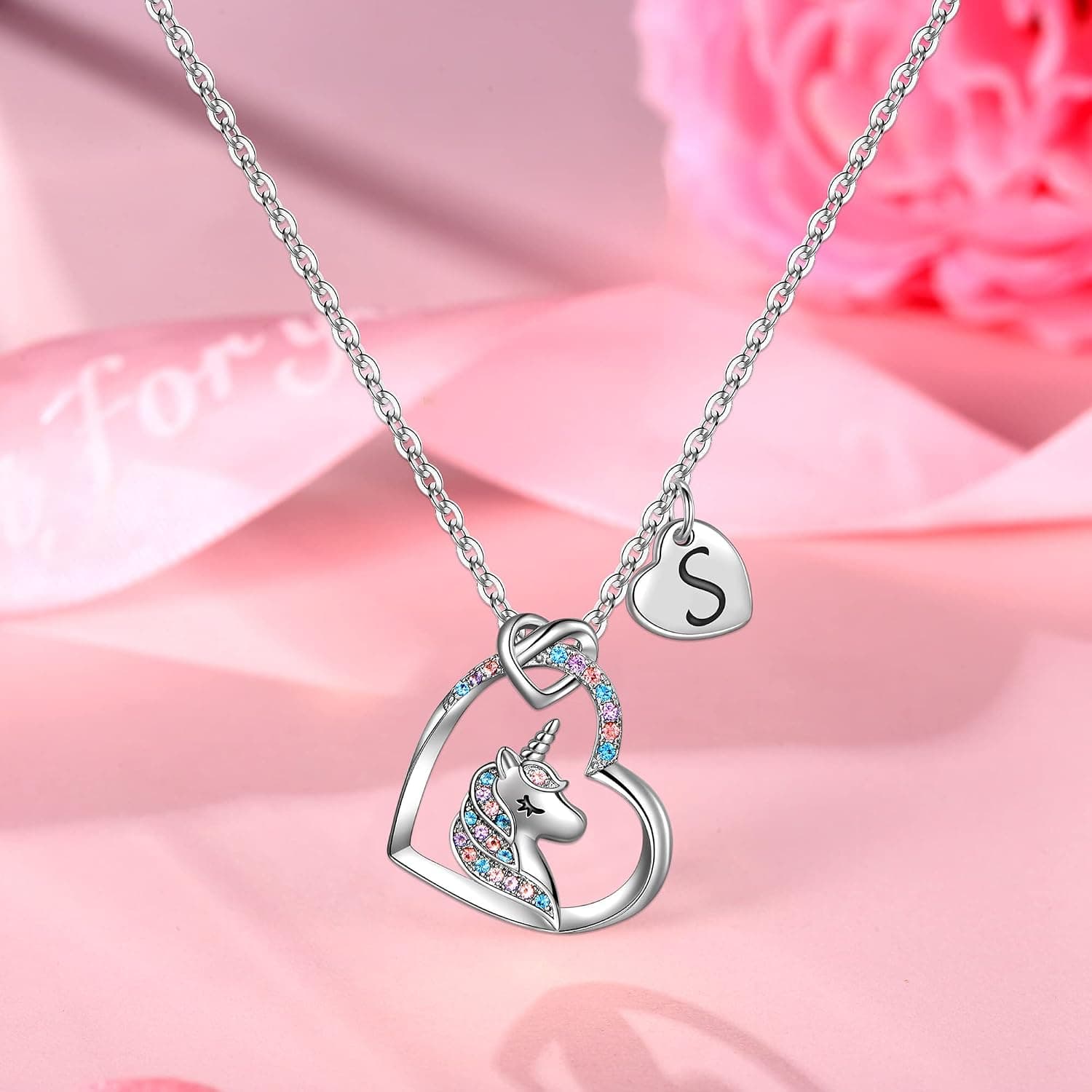 TINGN Cadeaux de Collier de Licorne pour les Fille, Plaqué Or Blanc 14 Carats Initiale Pendentif de Cœur CZ Collier de Lettre de Licorne Cadeaux en Licorne Cadeaux pour les Filles Femmes Bijoux