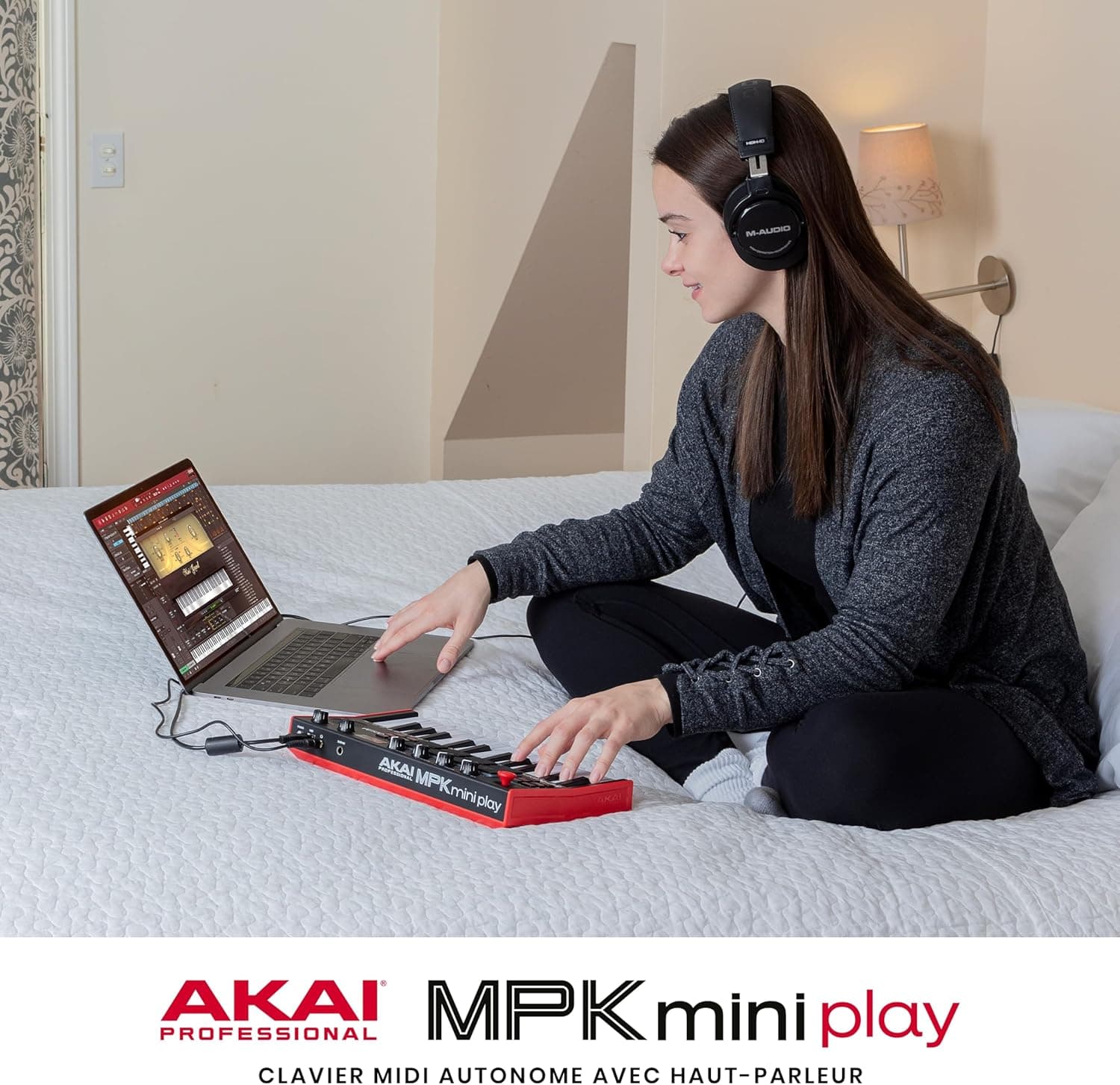 Akai Professional MPK Mini Play MK3 Clavier MIDI USB 25 Touches | Touches Mini Sensibles à la Vélocité, 8 Pads MPC, 8 Boutons, Sons Intégrés, Haut-Parleur, Logiciels Inclus, pour Beatmakers