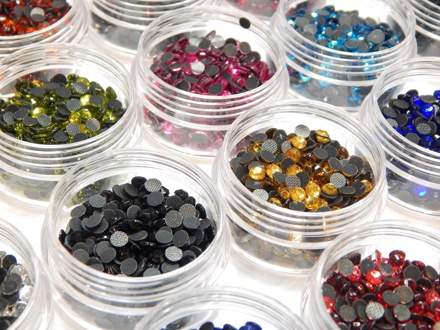 Perlin Hotfix Lot de 20 strass thermocollants en verre avec boîte de rangement et strass, 2,6mm ~ 3mm SS10