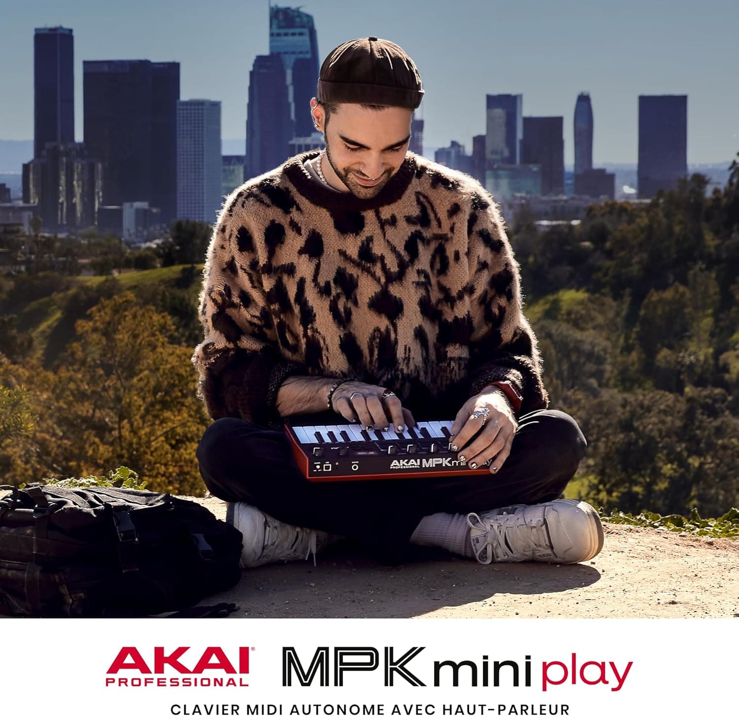 Akai Professional MPK Mini Play MK3 Clavier MIDI USB 25 Touches | Touches Mini Sensibles à la Vélocité, 8 Pads MPC, 8 Boutons, Sons Intégrés, Haut-Parleur, Logiciels Inclus, pour Beatmakers